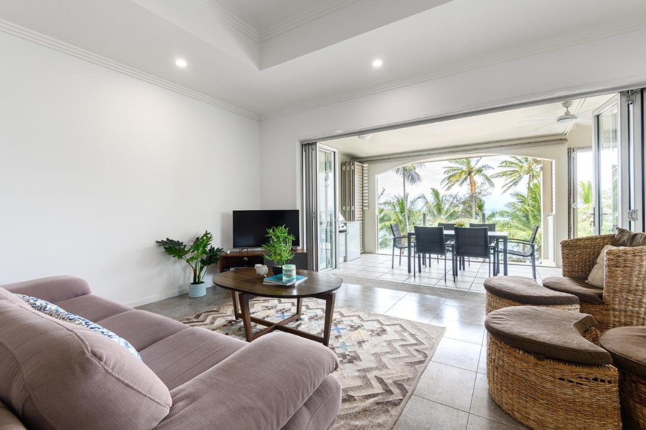 Island Views Beachfront Apartments Palm Cove Exterior photo